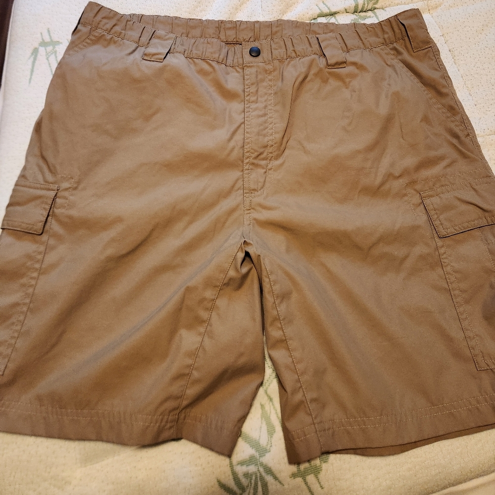 Men's Tan Cargo Shorts